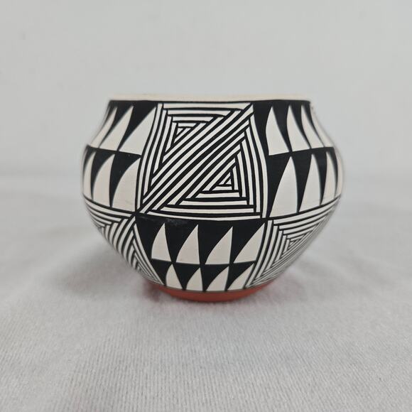 1950-60s Polychrome Pottery Olla Jar from Acoma, NM, Signed MA by Ma Aragon - Picture 3 of 13
